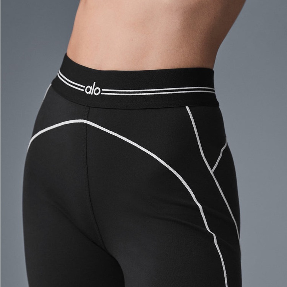 Alo Heartthrob - Black Leggings with White Accents